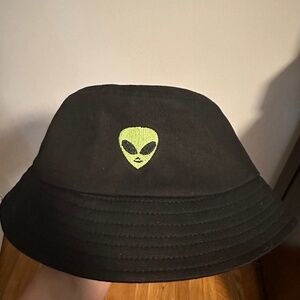 Alien bucket hat